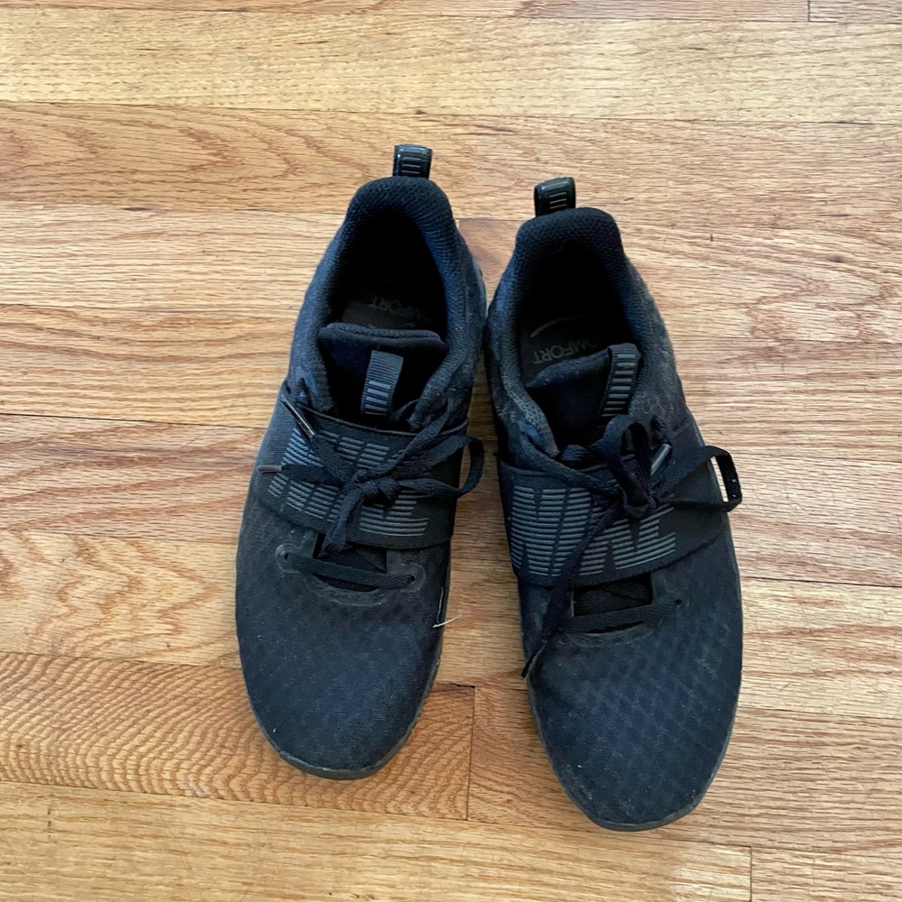 Womens Nike in Season TR 9 size 6.5